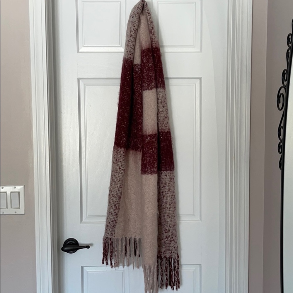 Francesca’s Pink and Maroon Scarf